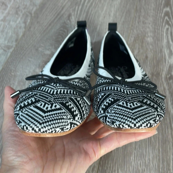 NWT Skechers Air Cooled Memory Foam Cleo Knit Skimmer Flats Black and Wh… - Picture 16 of 16